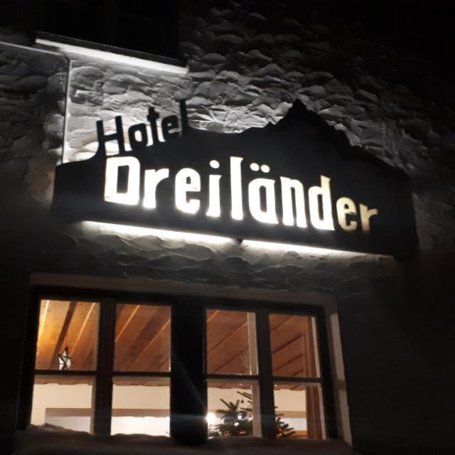 Hotel Dreilaender Galtür エクステリア 写真